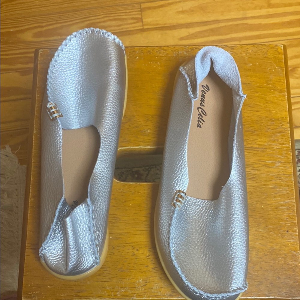 Venus Celia Women's Silver Loafers brand new real leather never worn